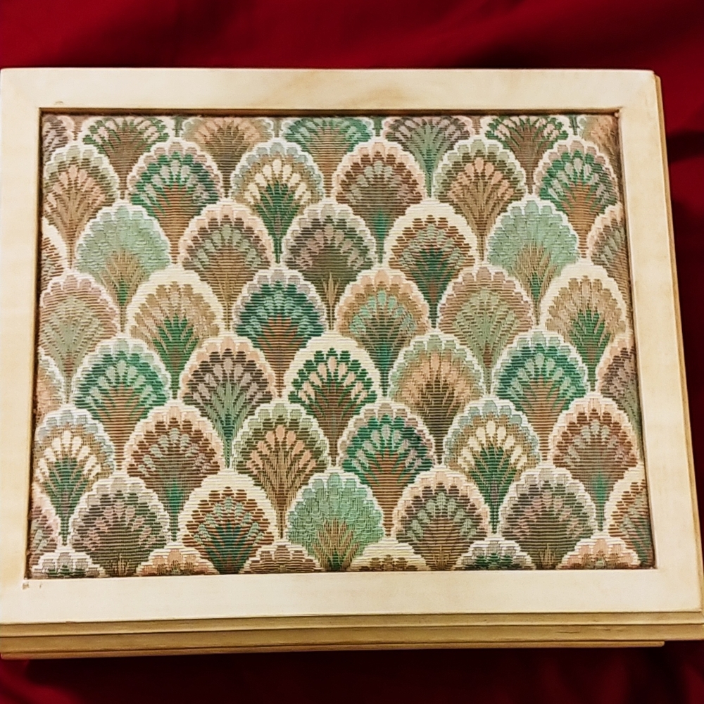 Vintage Reed & Barton  top of dresser jewelry box